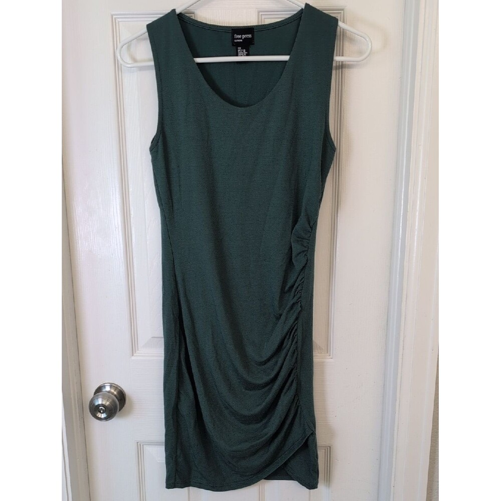 Free Press sleeveless ruched sheath in emerald green